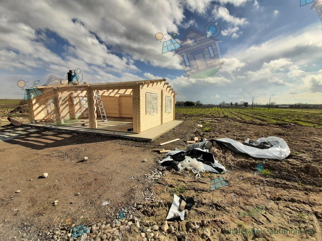 construction d'un chalet autonome en bois